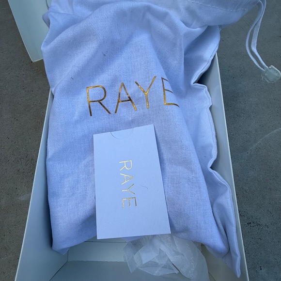 RAYE  Blake Heel - Picture 3 of 13